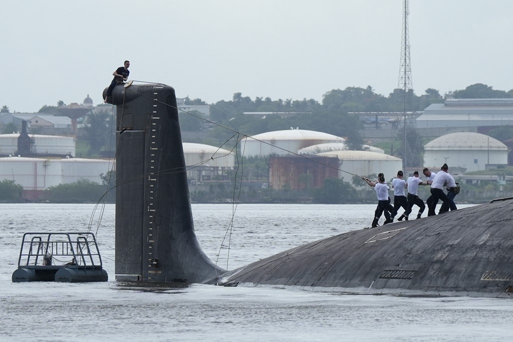 kremlini nuk ka arsye qe perendimi te shqetesohet per anijet luftarake ruse ne kube