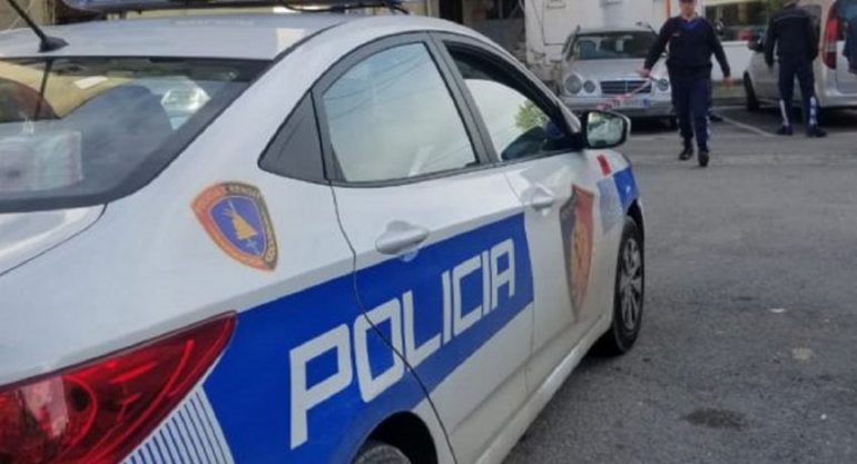 plagoset me arme zjarri nje 15 vjecar policia i mituri gjeti nje pistolete dhe