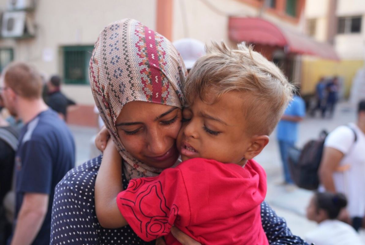 Të prekurit me kancer dhe diagnoza të tjera, mes tyre shumë fëmijë, Izraeli lejon evakuimin e palestinezëve të sëmurë dhe të plagosur në Gaza