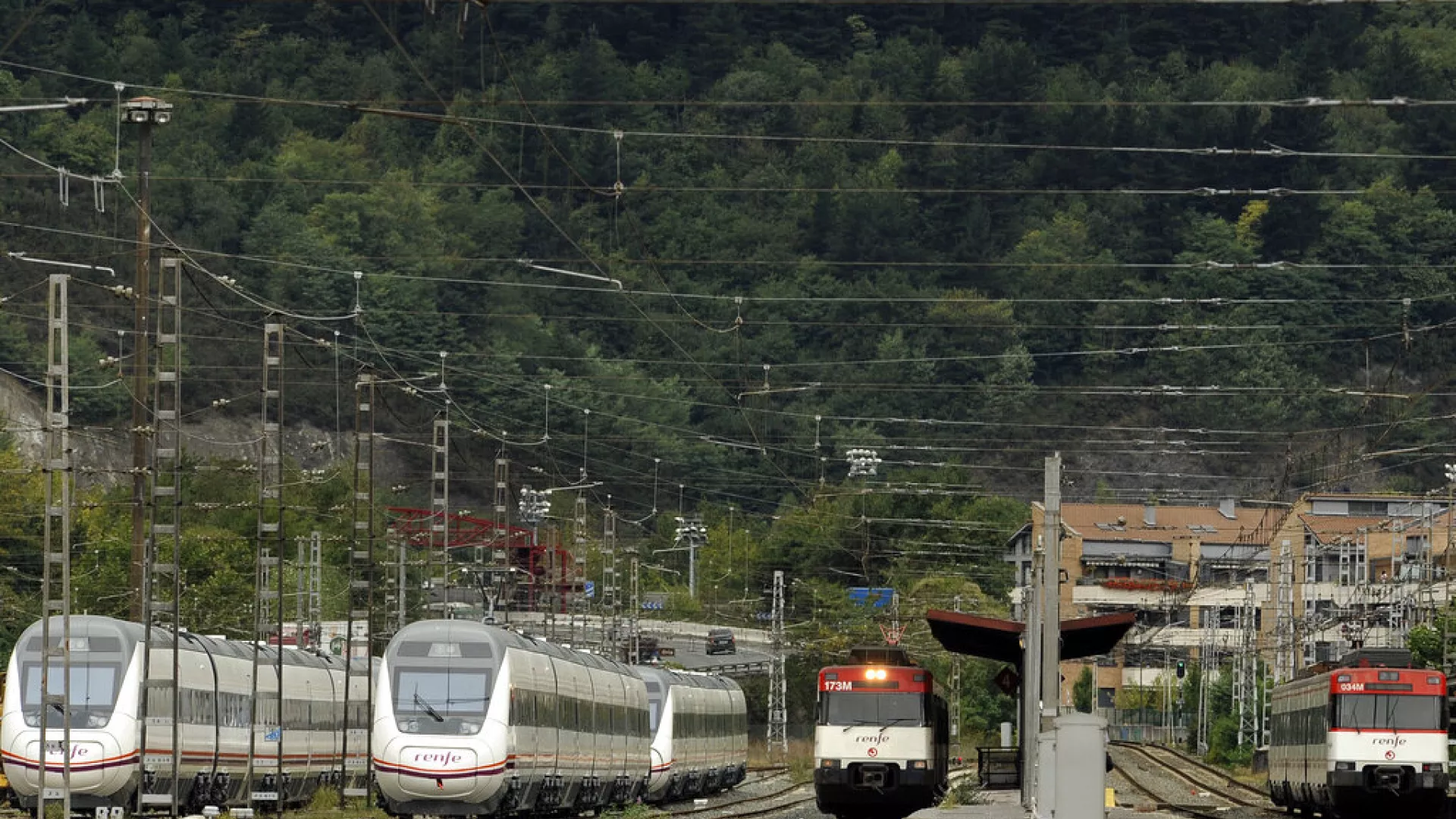 treni perplaset me autobusin ne sllovaki vriten 5 pasagjere plagosen 5 te tjere