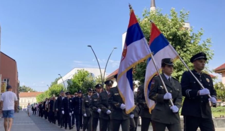 akt klasik agresioni ushtria serbe marshon neper prijedor pa lejen e presidences se bosnjes