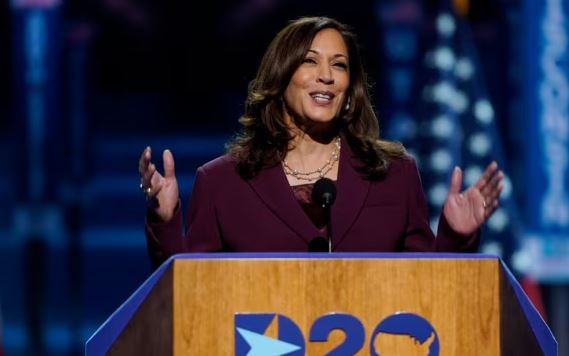 ekipi i kamala harris mbledh 81 milione dollare ne 24 oret e para te kandidatures per presidente te shba