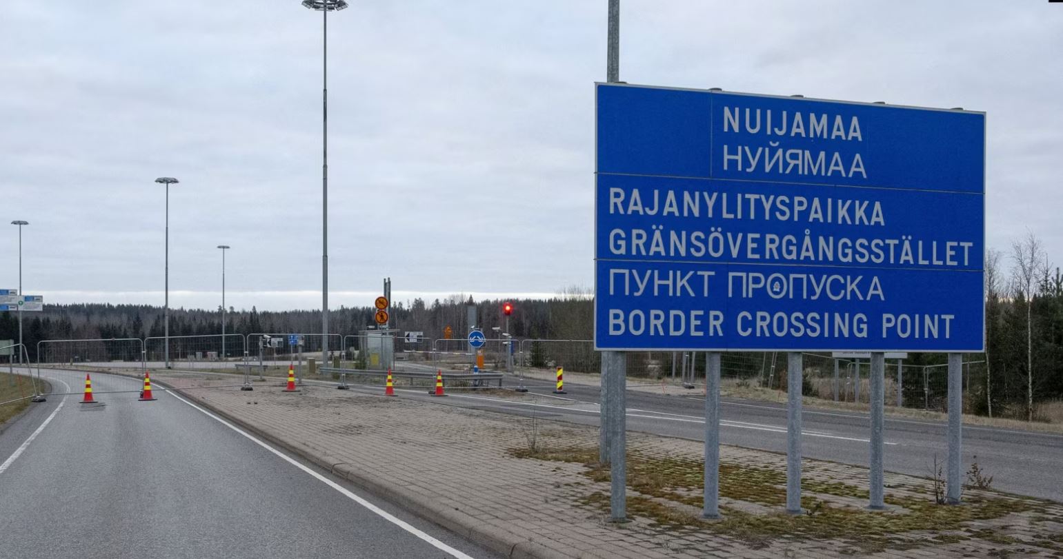 Finlanda miraton ligjin për bllokimin e emigrantëve nga Rusia