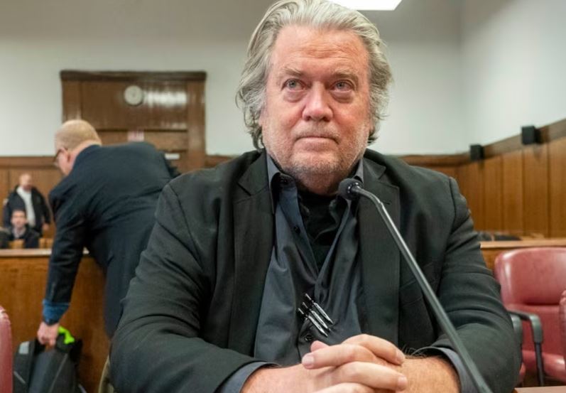 ish keshilltari i presidentit trump steve bannon nis sot vuajtjen e denimit me burg