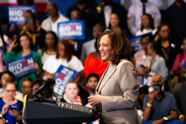 kamala harris thyen rekord fiton 231 mln dollare donacione ne diten e pare te fushates presidenciale