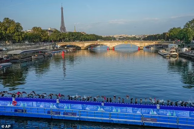 lojerat olimpike paris 2024e280b3 shtyhet gara e triatlonit per meshkuj shkak cilesia e ujit ne sene pas permbytjeve