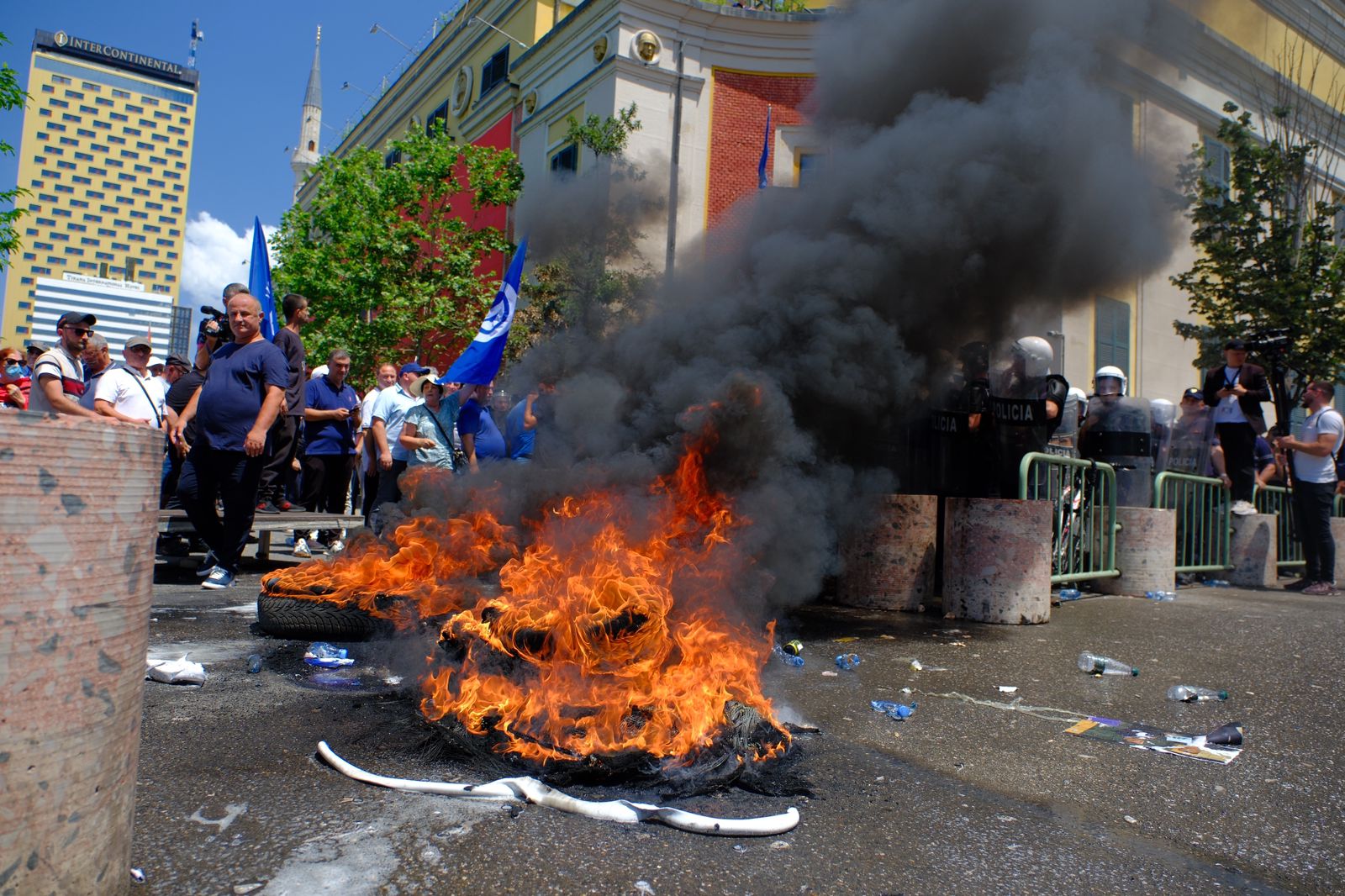 mbahet tubimi i radhes opozita proteston sot para bashkise se tiranes