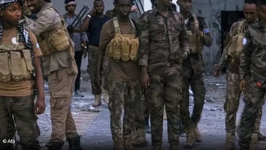 Mbi 100 të vrarë, luftime të ashpra në afrikë mes ushtrisë dhe militantëve të Al-Shabaab