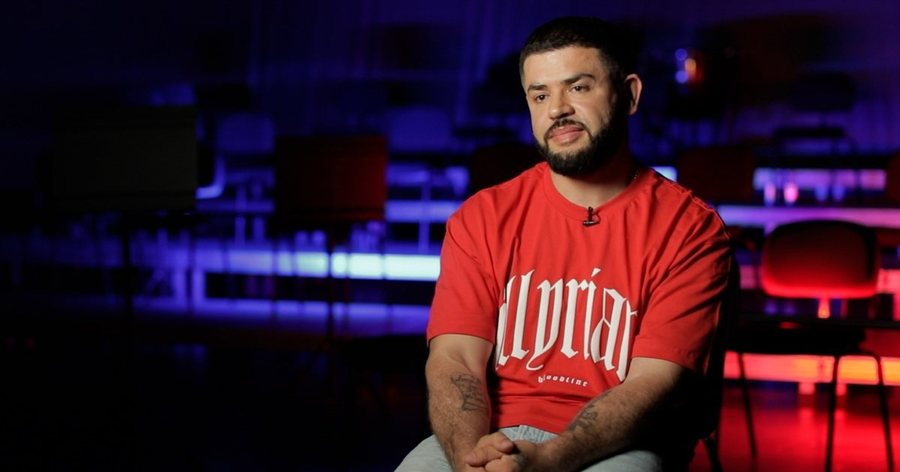 noizy flet per marredhenien me vajzen skemi mundur te kemi nje lidhje si familje normale