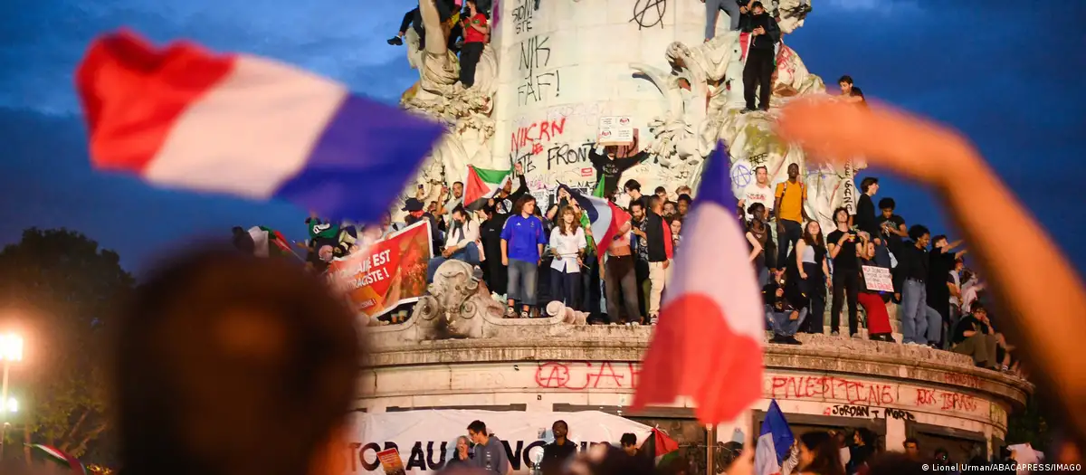 “Parisi në kërkim të koalicionit”/ Asnjë nuk ka mandatet që të drejtojë Parlamentin, analiza: Skenarët e ardhshëm për drejtimin e Francës dhe roli i Macron