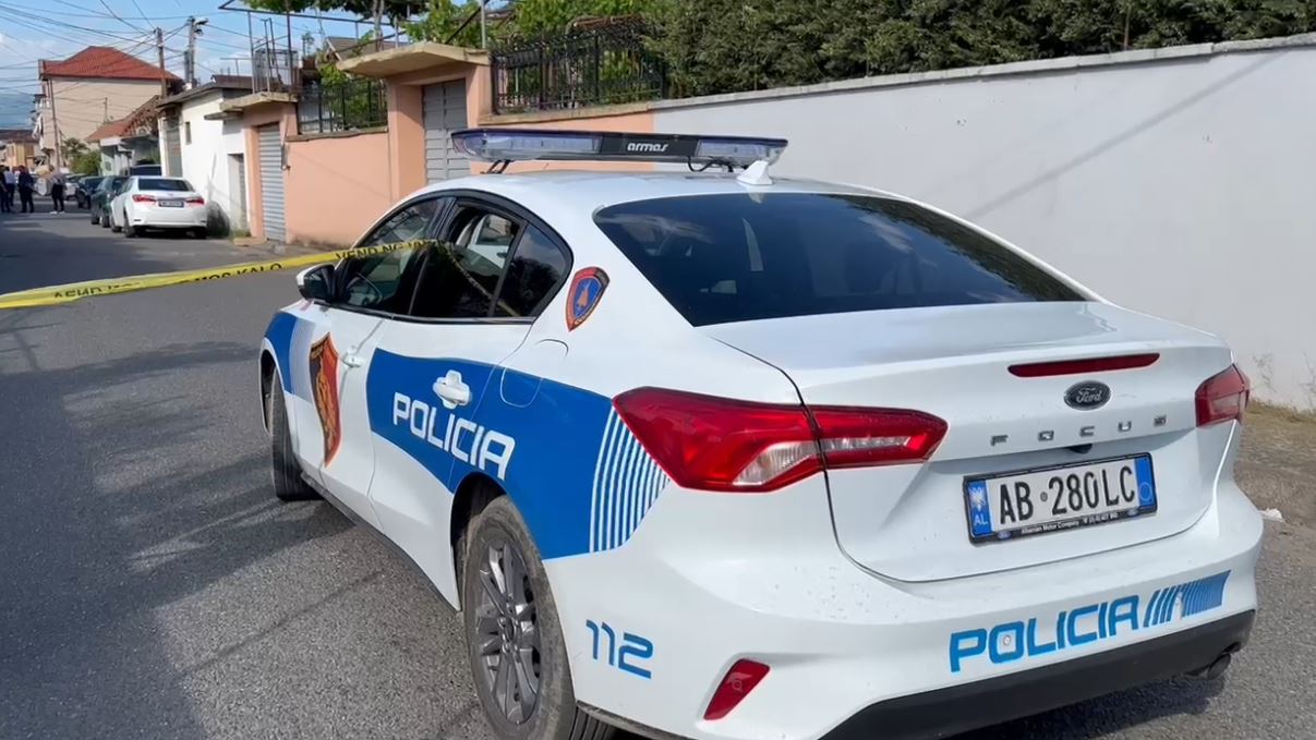 policia i gjen thike gjate kontrollit fizik e peson 15 vjecari ne shkoder