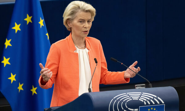 Presidentja e Komisionit Evropian Ursula von der Leyen ka bërë thirrje që luftimet në Gaza të ndalen menjëherë.