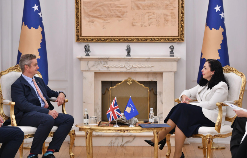 presidentja e kosoves vjosa osmani takim me ambasadorin britanik ja diskutimet