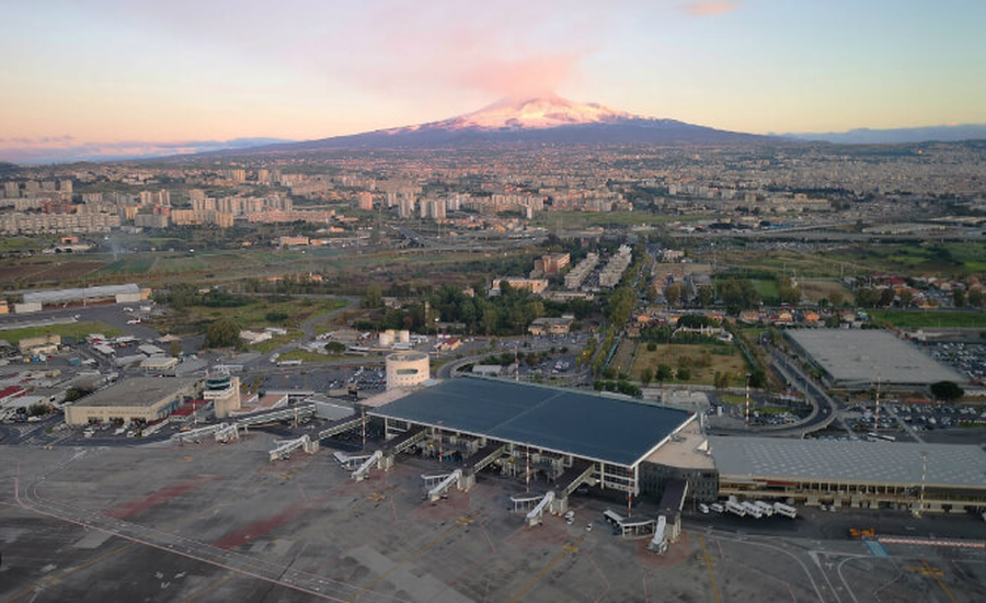 rikthehet makthi i vullkanit aeroporti i catania s pezullon te gjitha fluturimet