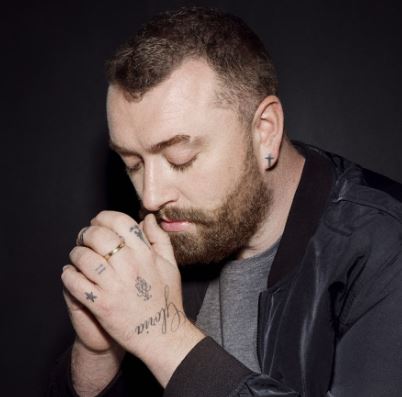 sam smith flet per here te pare per aksidentin e frikshem nuk mund te levizja