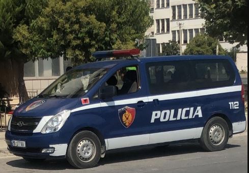 sherr ne tropoje 40 vjecari plagos tre persona dhe arratiset policia ne kerkim detajet e ngjarjes