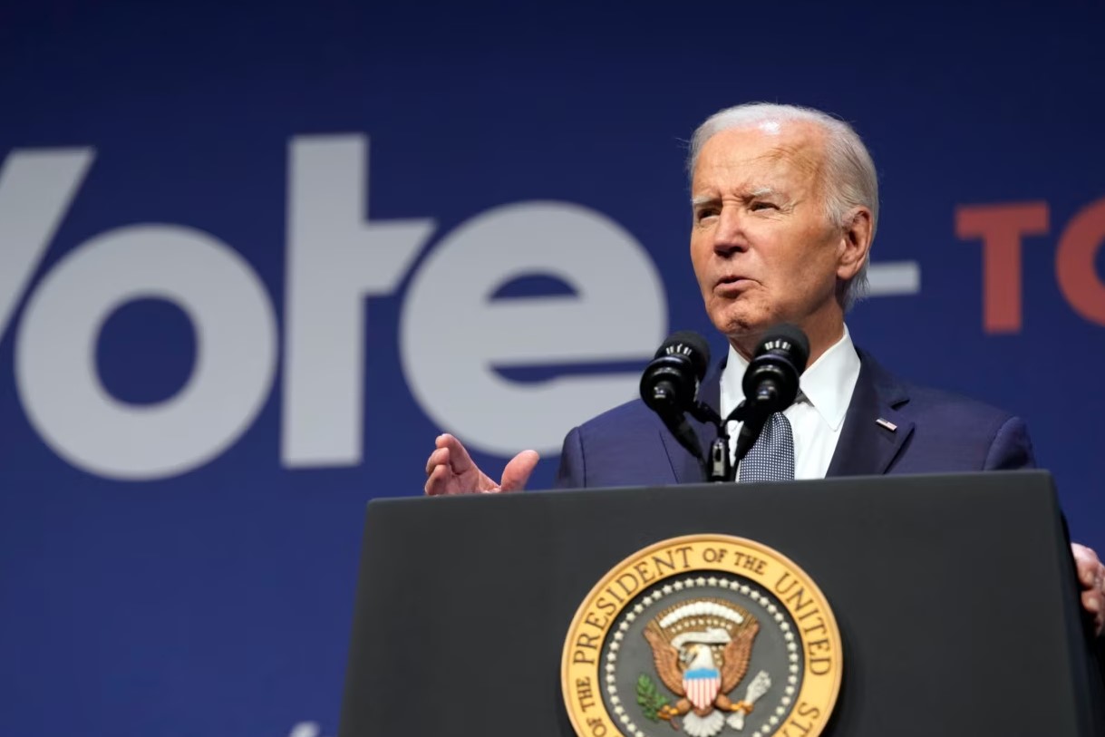 te shqetesuar per aftesine e tij per te fituar zgjedhjet demokratet i kerkojne serish presidentit biden te rishqyrtoje kandidimin