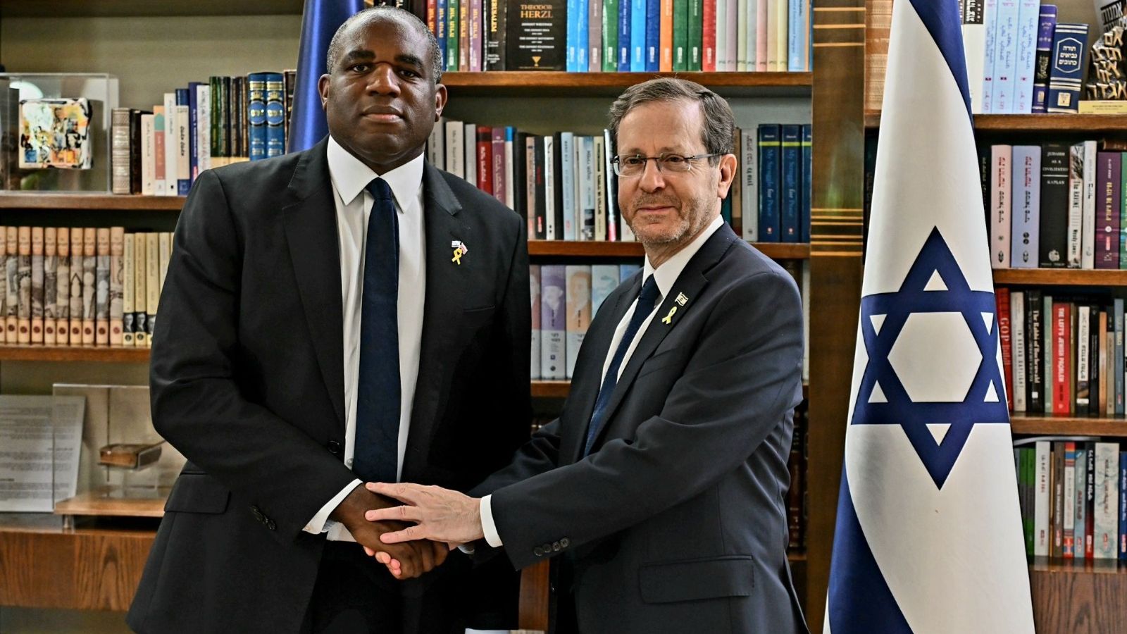 Udhëtimi i parë si sekretar i jashtëm në Izrael, David Lammy bën thirrje për armëpushim në Gaza