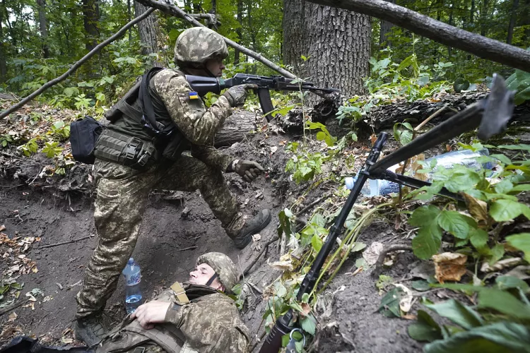 ukraina kopjon metoden e moskes liron 3 mije te burgosur per ti derguar ne fushebeteje