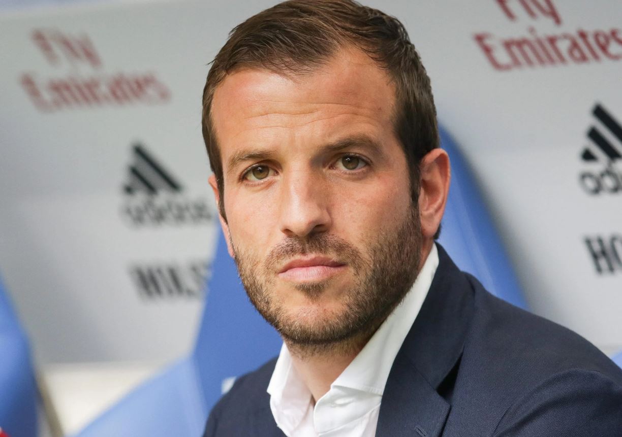 van der vaart shigjeton mesfushorin e anglise 100 milione euro me te vertete e keni