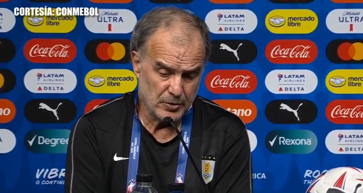 video leksion nga el loco bielsa tregon pse po shohim futboll te merzitshem nuk i jepet prioritet asaj qe e beri lojen me te bukur ne bote por biznesit