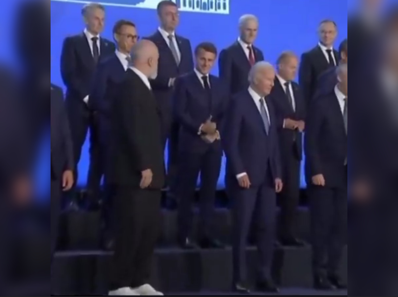 video rama terheq vemendjen me atletet e bardha macron jep miratimin super duken cool cfare nuk u pa nga samiti i nato s