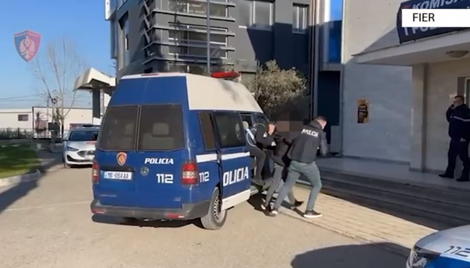 drejtonte motorin pa targa dhe shkaktoi aksident me te lenduar arrestohet 21 vjecari