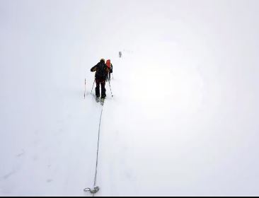 dy alpiniste austriake bien nga malet ne friuli te italise humbin jeten te dy