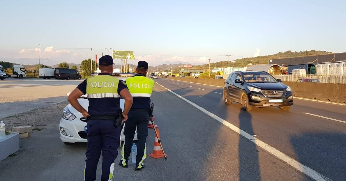 fluksi i larte i automjeteve drejt zonave bregdetare rrugorja shton masat 154 leje drejtimi te pezulluara 41 drejtues mjetesh te arrestuar