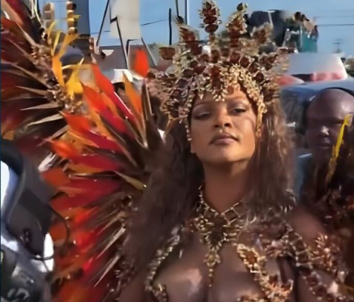 fotovideo paraqitja mbreselenese e rihannes ne crop over festival ne barbados