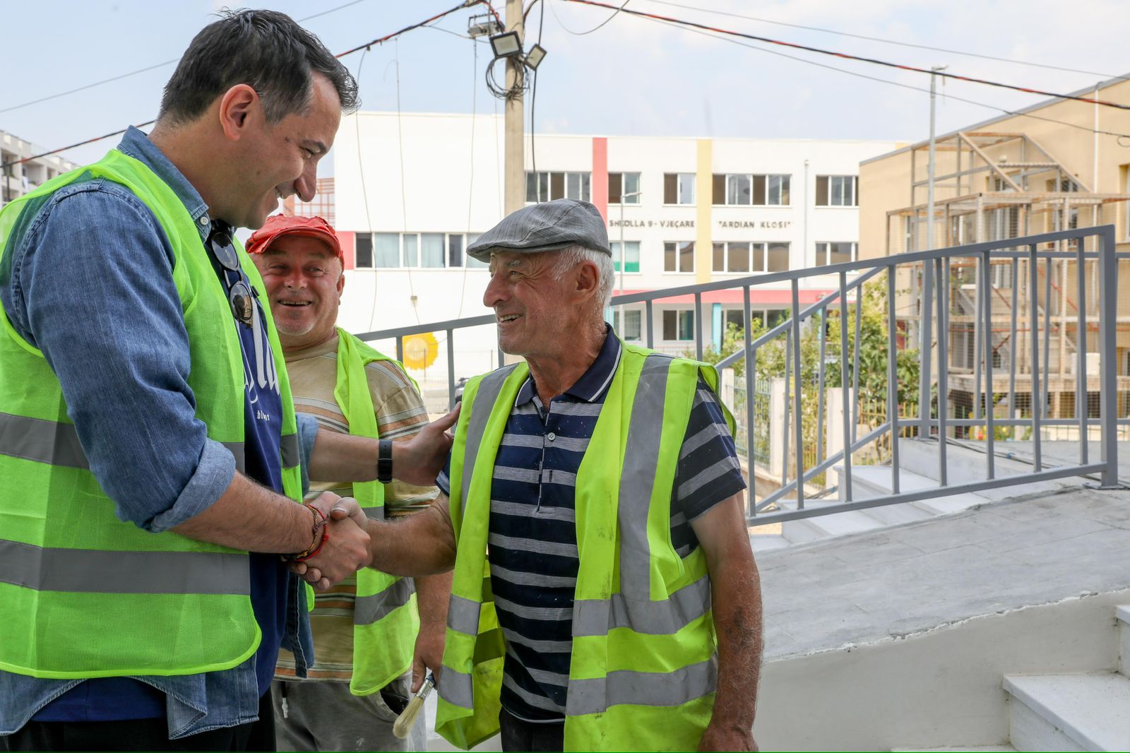 godinat e reja te 5 maji gati per te pritur banoret e prekur nga termeti veliaj te ndeshkojme ata qe pengojne punen