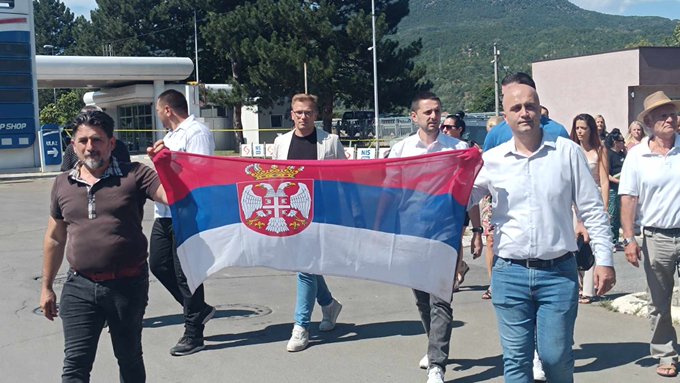 i ra bilbilit gjate vizites se 3 ministrave te kosoves ne veri arrestohet kryetari i partise se serbeve ne mitrovice