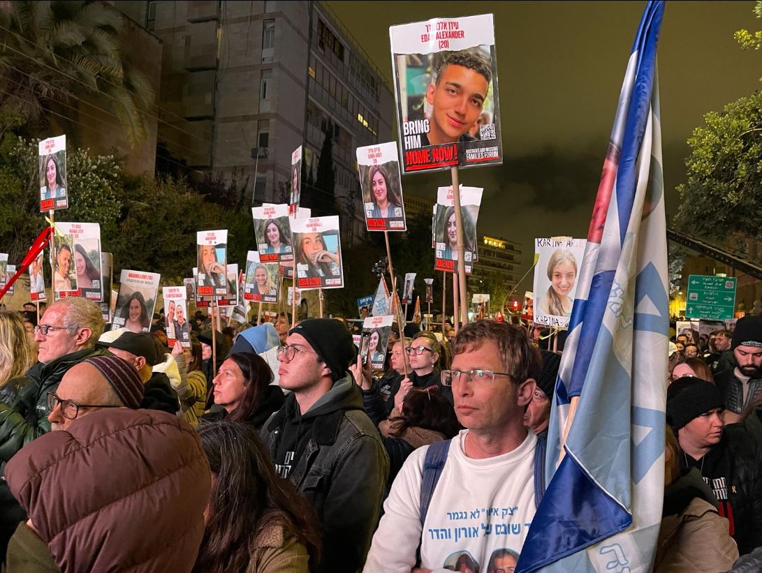 Izraelitët vazhdojnë të protestojnë kundër ndalimit të ushtarëve të dyshuar për përdhunimin e të burgosurve palestinezë