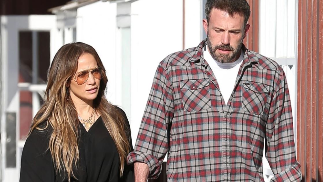 jennifer lopez po e perjeton keq ndarjen nga ben affleck ylli latin ndihet e zhgenjyer nga ish partneri