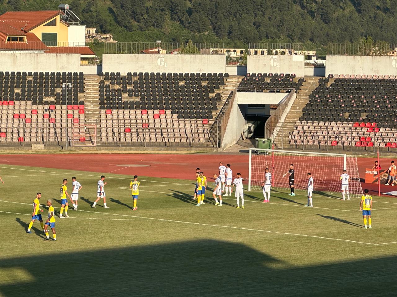 miqesore luksi per elbasanin perballe do kete emrin e njohur te futbollit grek