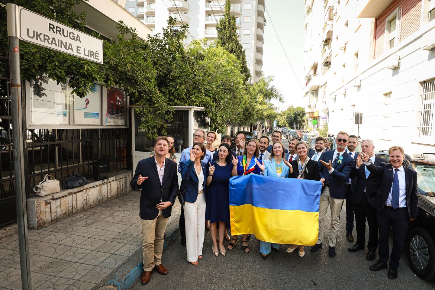 nderojme qendrueshmerine dhe shpirtin e palekundur dita e pavaresise se ukraines ambasada e shba ne tirane lufta e tyre per liri dhe demokraci eshte shembull per boten