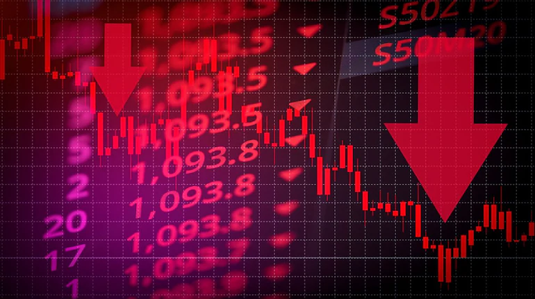 nga recesioni i pritur ne shba te tensionet gjeopolitike cfare fshihet pas renies se frikshme qe tronditi tregjet financiare sot