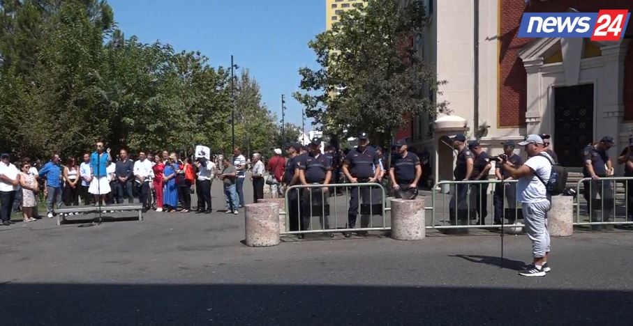 nis protesta e opozites para bashkise se tiranes