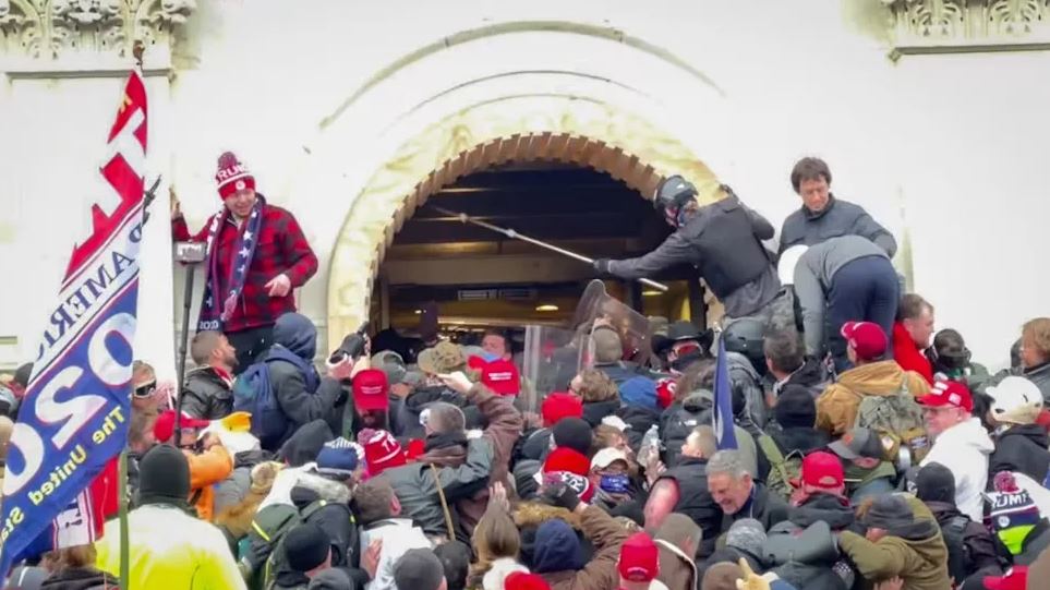 protestat e dhunshme ne kapitol 20 vjet burg per mbeshtetesin e trump