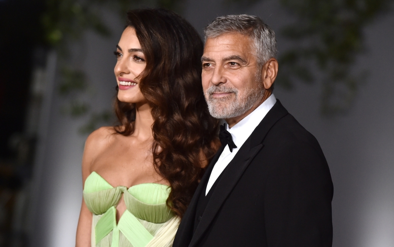 rusia shpall te padeshiruar fondacionin e george dhe amal clooney