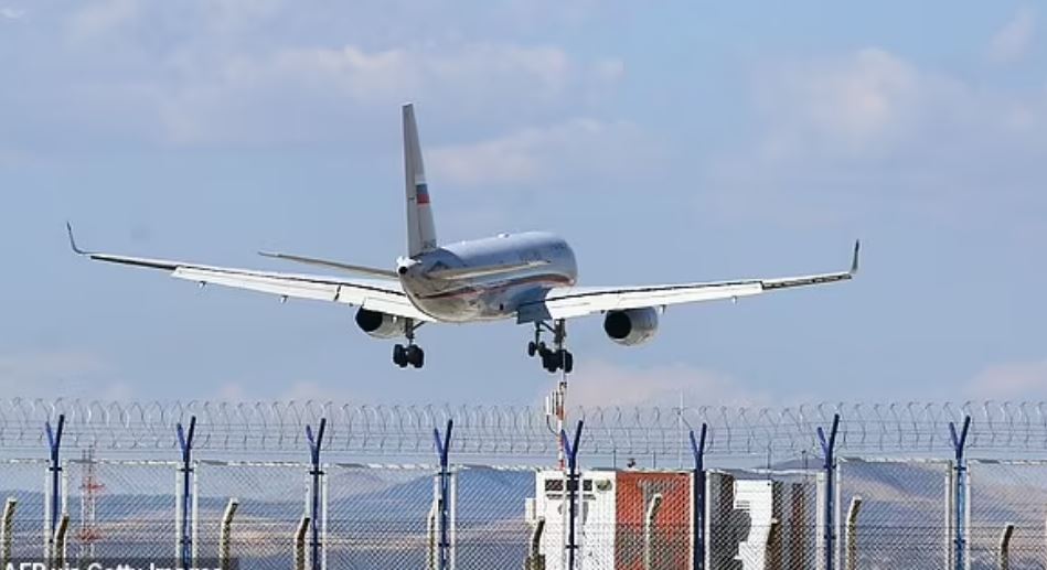 shba rusi shkembejne te burgosurit ne aeroportin e ankarase detajet