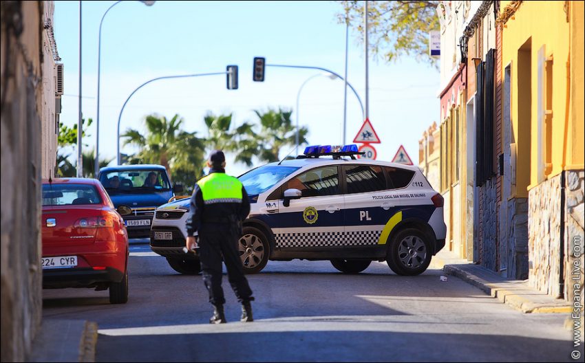 shqiptari grabit vilen ne palma de mallorca bie nga lartesia dhe thyen kembet