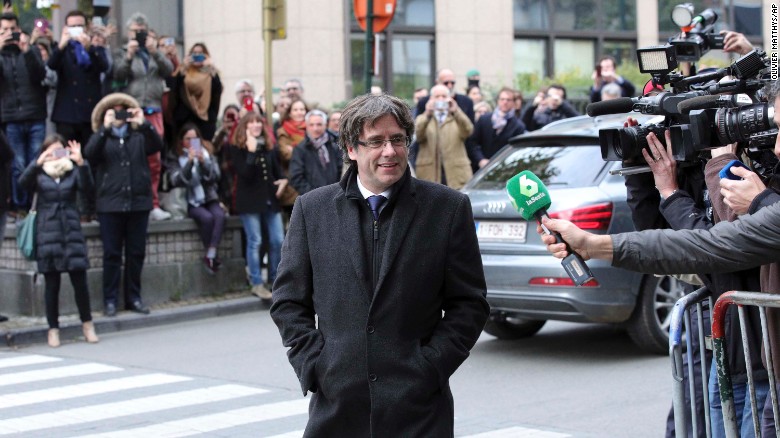 u tha se u kthye ne belgjike policia katalanase carles puigdemont mund te jete ende ne spanje