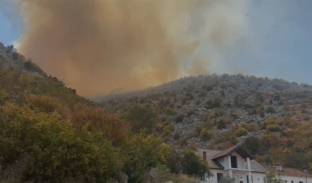 vijon te mbetet aktiv prej 2 ditesh zjarri ne kakarriq te lezhes flaket po perhapen drejt balldrenit