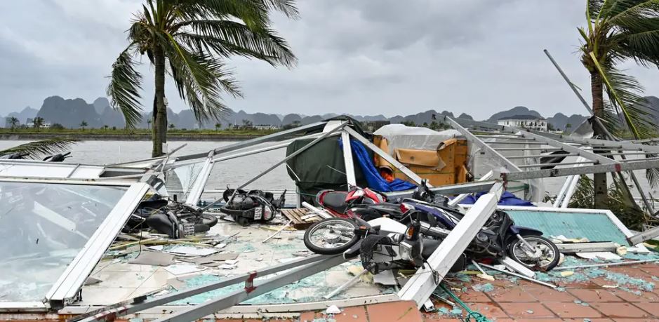 3000 shtepi te demtuara dhe mijera biznese te shkaterruara pasojat e tajfunit yagi ne vietnam