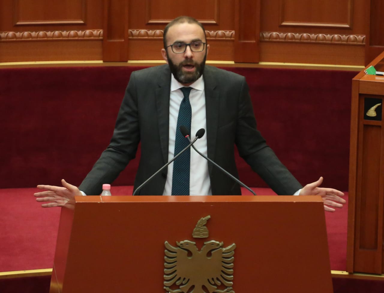 debate ne konferencen e kryetareve bardhi perplaset me shalsin per raportin e klsh po e shtyni per ta shantazhuar kryetarin eshte e papranueshme