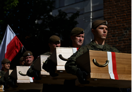 foto polonia mban ceremoni rivarrimi te 700 viktimave civile te luftes se dyte boterore