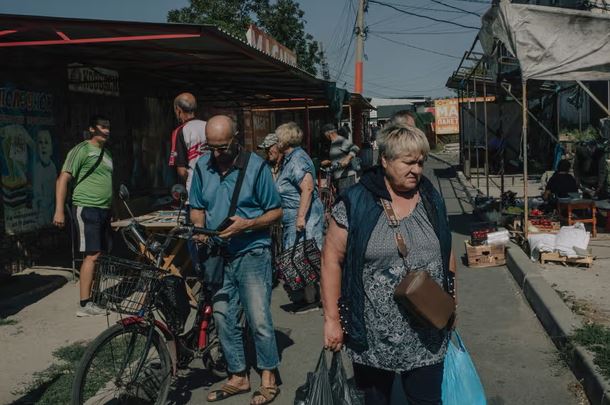 gjithcka eshte lene pas ndersa ruset i afrohen qytetit ukrainas si po boshatiset pokrovski