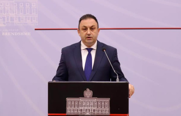 ministri i brendshem paralajmeron ndryshimin e drejtoreve te policise ne 12 qarqet e vendit hoxha kreret e rinj duhet te meritojne detyren