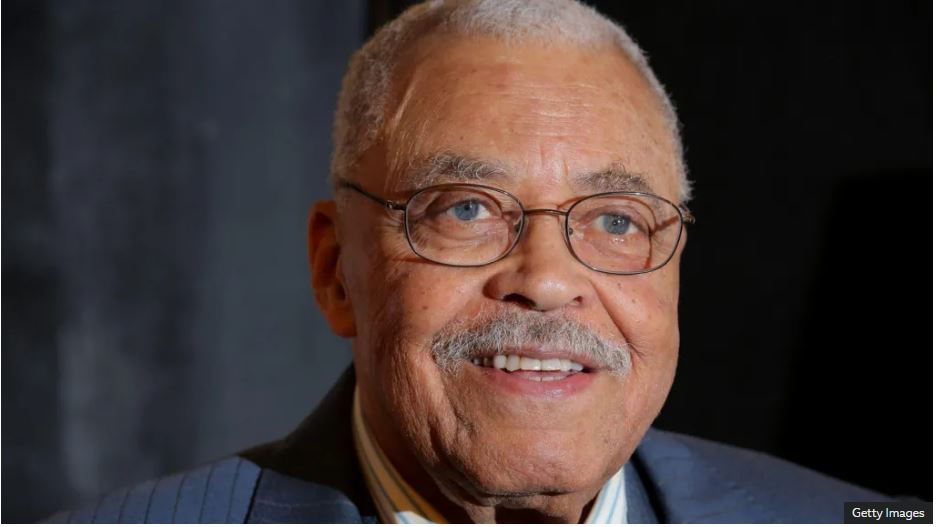 ndahet nga jeta ne moshen 93 vjecare aktori james earl jones